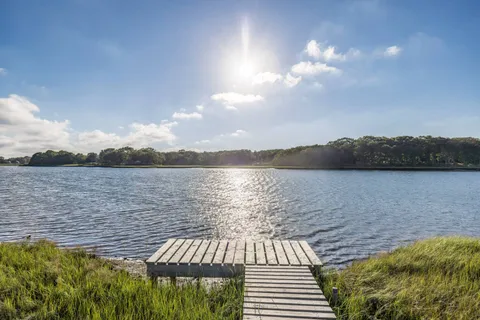 $2,195,000 | 100 Gerard Drive, East Hampton, NY 11937