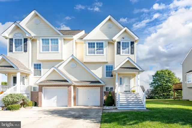 $295,000 | 351 Paradee Drive, Dover, DE 19904