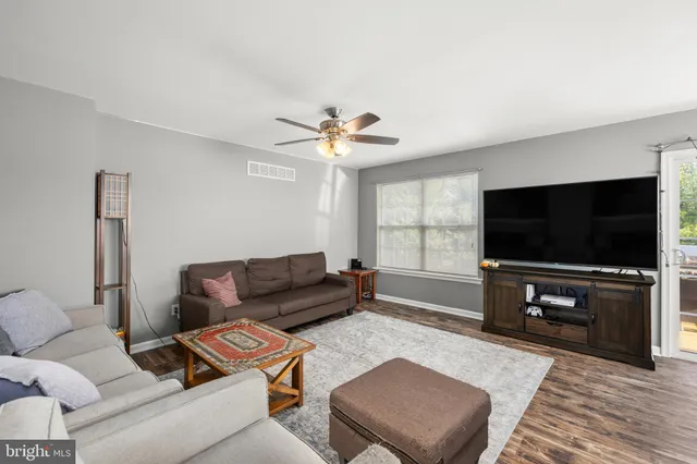 $295,000 | 351 Paradee Drive, Dover, DE 19904