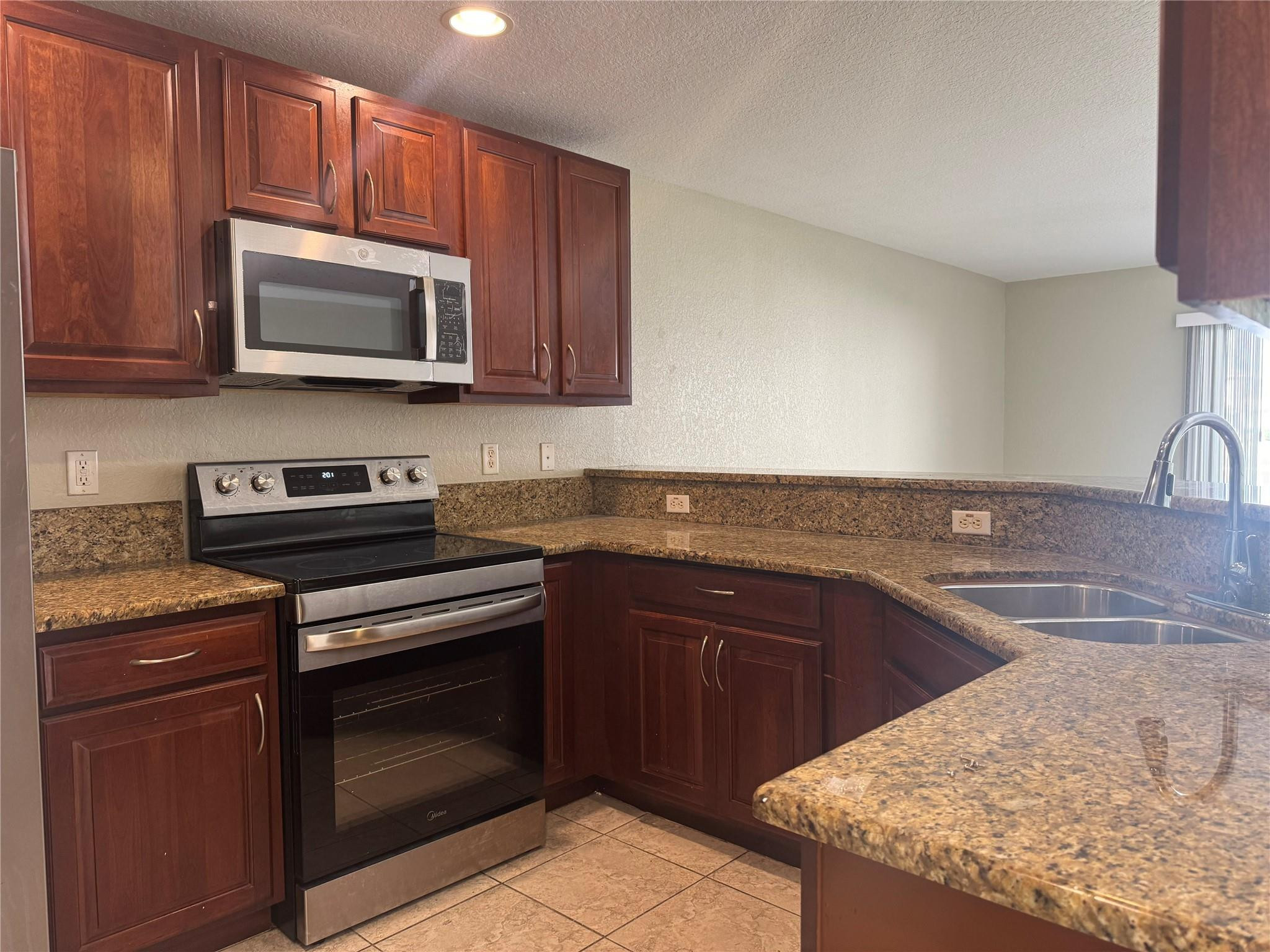 5908 Royal Way Fort Lauderdale, FL 33321 - Photo 2 of 11 Photo 2