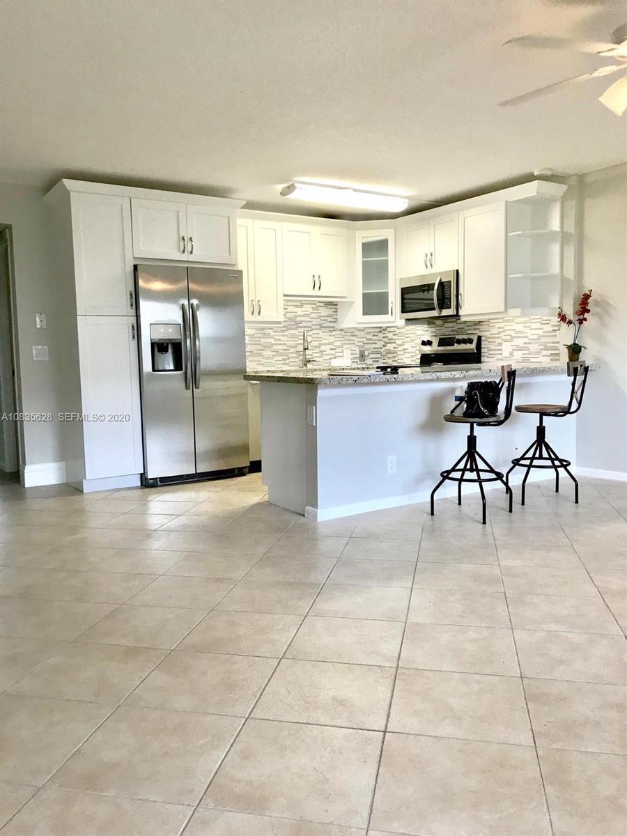 86 Mansfield D Boca Raton, FL 33434 - Photo 1 of 29 kitchen