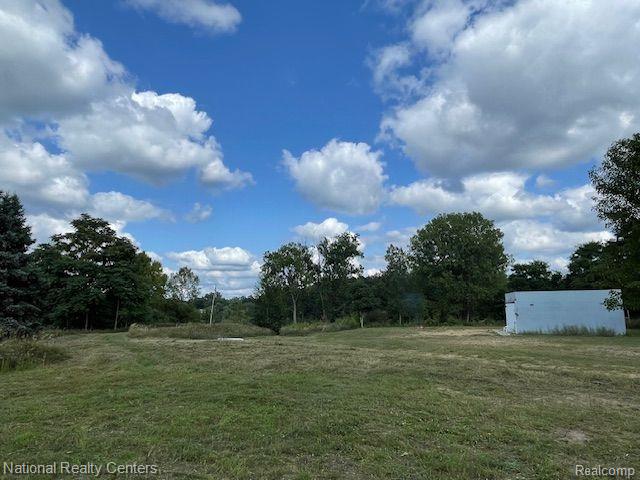 2070 North Milford Road Highland, MI 48356 - Photo 5 of 11