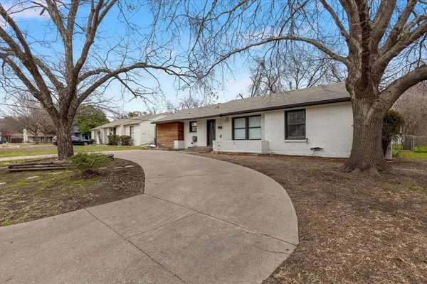 $3,995 | 4009 Anita Avenue, Fort Worth, TX 76109