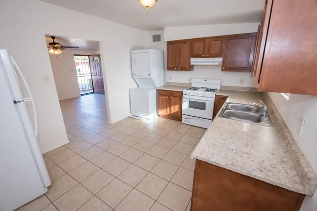 $900 | 3799 East Foothills Drive, Unit 11, Sierra Vista, AZ 85635