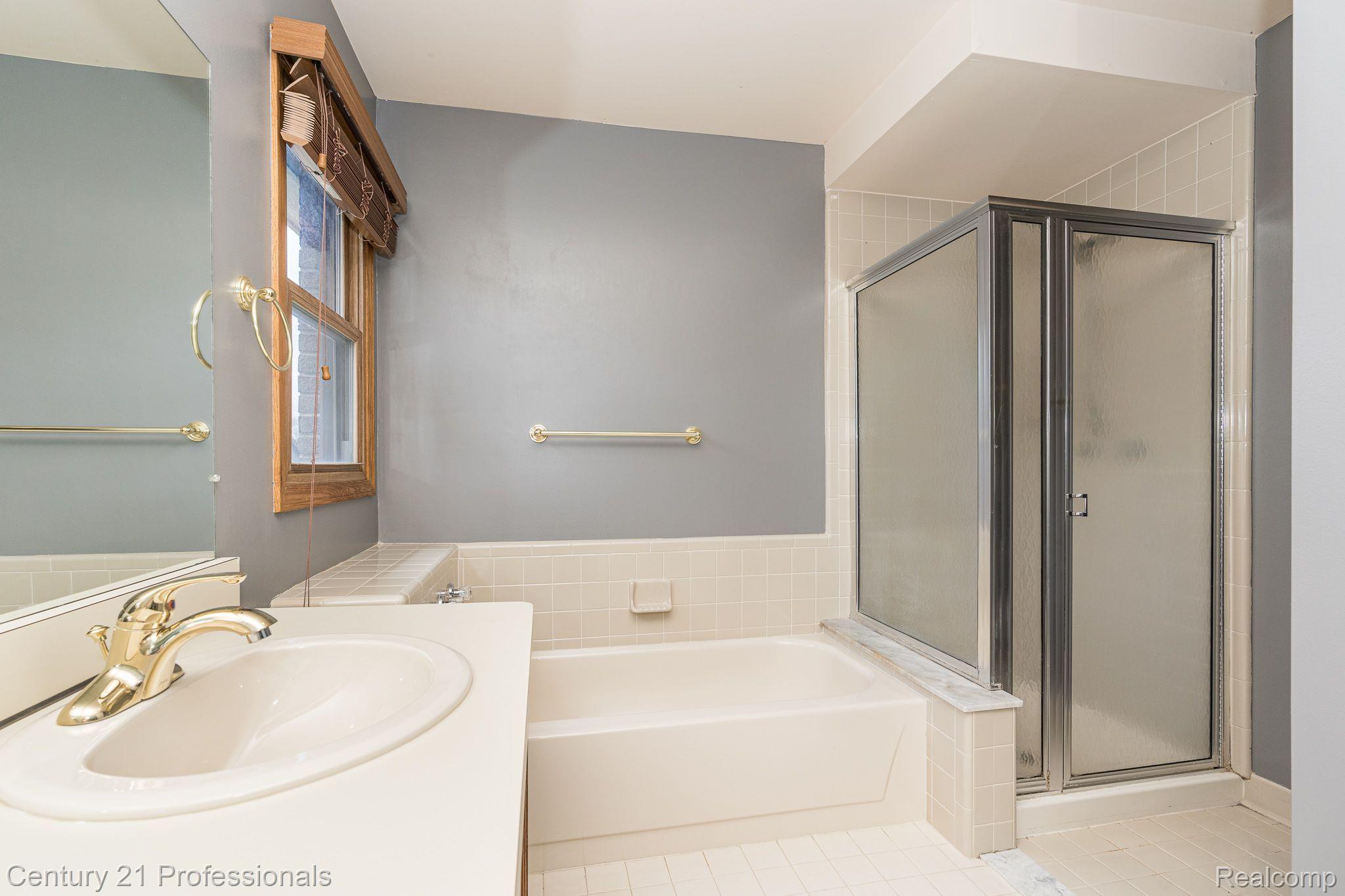 1643 Hillside Lane Rochester, MI 48307 - Photo 28 of 48 Gallery Image 28