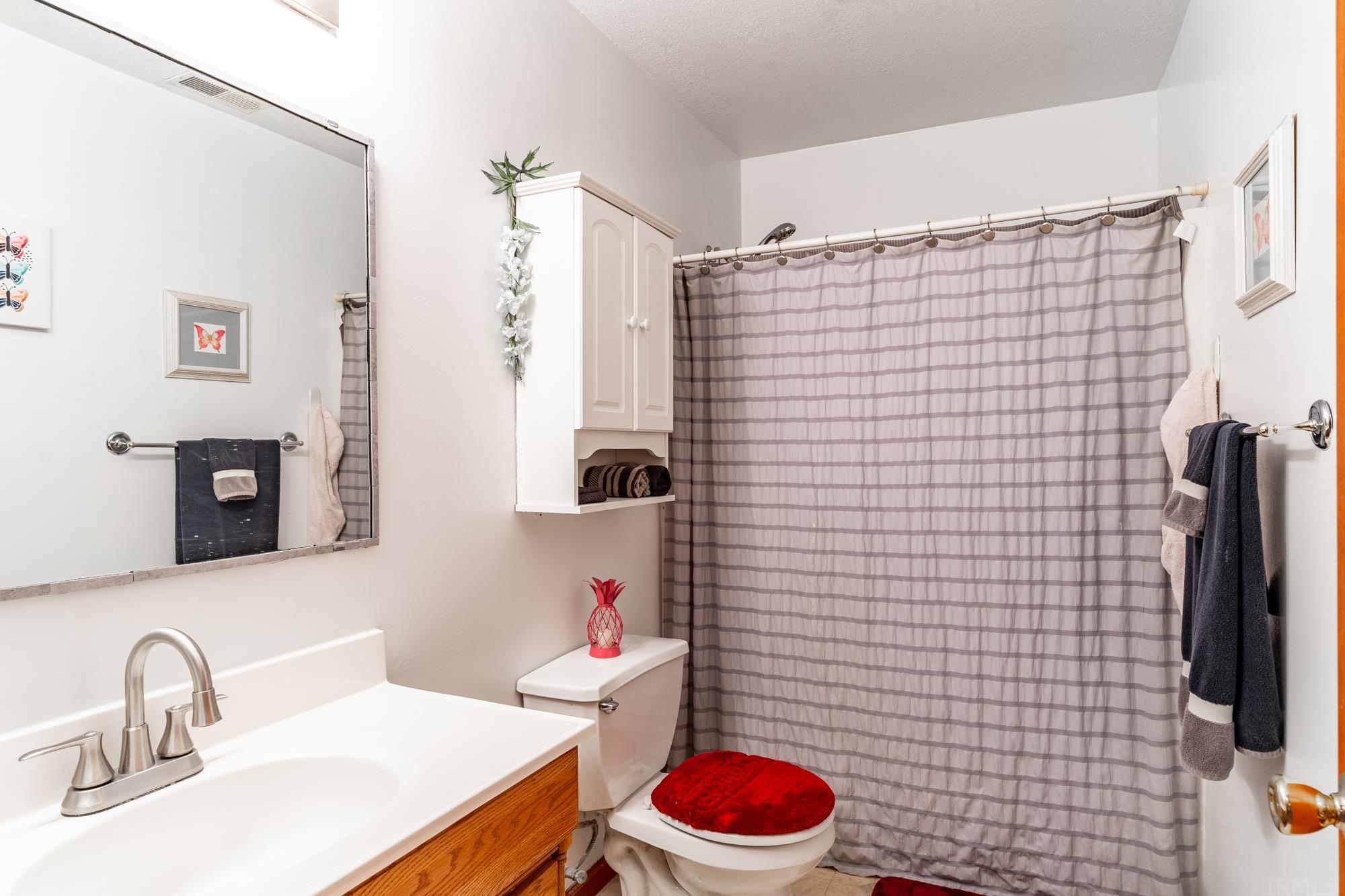 422 South Hadley Road Fort Wayne, IN 46804 - Photo 12 of 36 Gallery Image 12