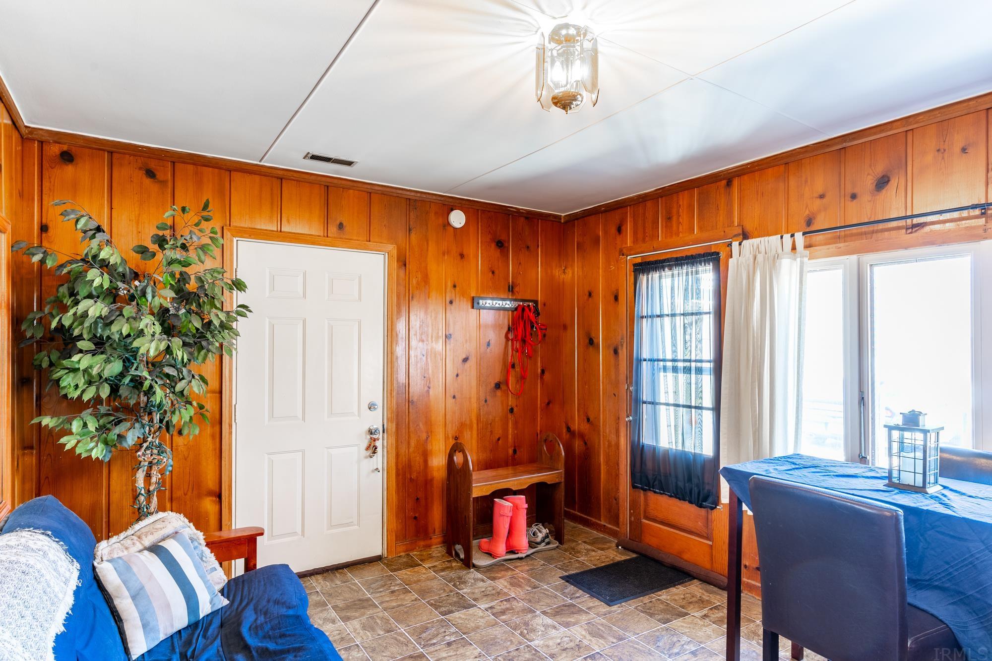 422 South Hadley Road Fort Wayne, IN 46804 - Photo 25 of 36 Gallery Image 25