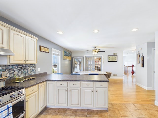 19 Abington Lane Fall River, MA 02721 - Photo 14 of 36
