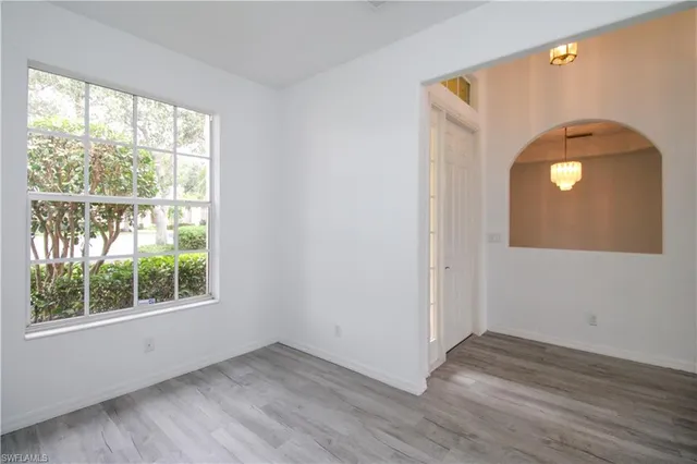 $675,000 | 3927 Aurora Court, Naples, FL 34116