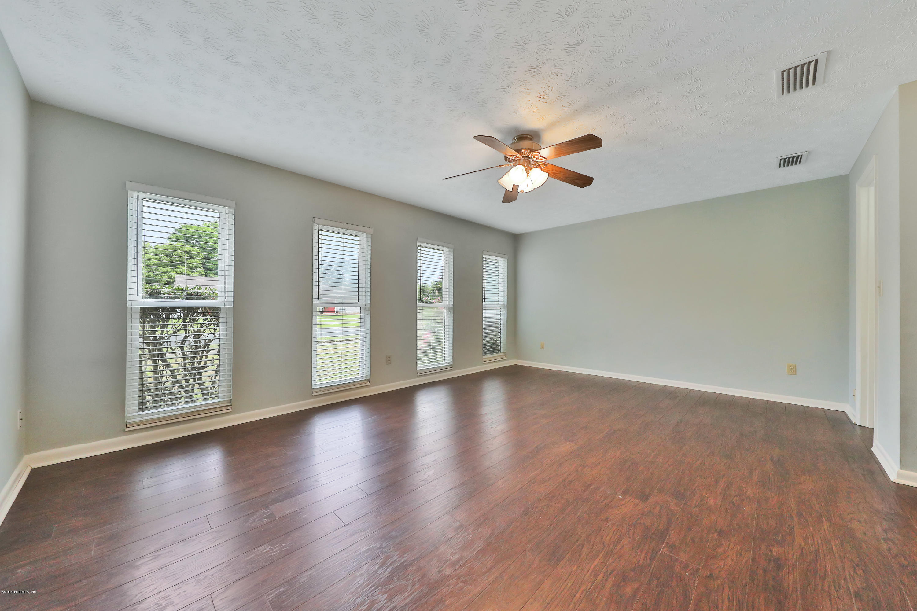 3958 Raintree Road Jacksonville, FL 32277 - Photo 3 of 26 1R4A7782