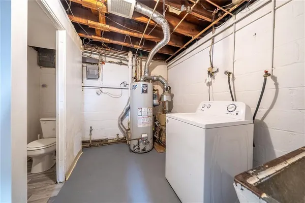 a view of utility room