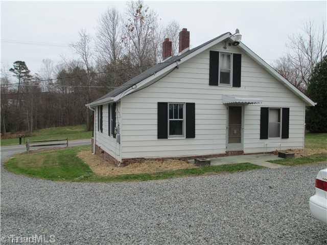 428 Quaker Road Mount Airy, NC 27030 - Photo 4 of 10 Other. Rear entrance.