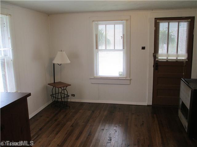 428 Quaker Road Mount Airy, NC 27030 - Photo 7 of 10 Living Room.