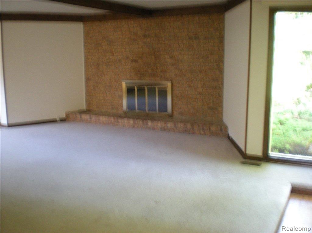 941 Medinah Drive Rochester, MI 48309 - Photo 8 of 15 941 Medinah FR