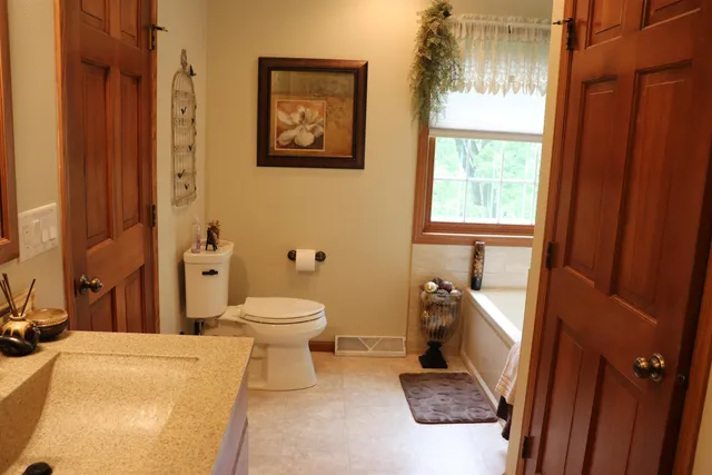 $1,100,000 | 10538 West Erbe Road, Blue Mounds, WI 53517