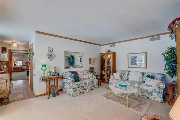 $1,075,000 | 10538 West Erbe Road, Blue Mounds, WI 53517