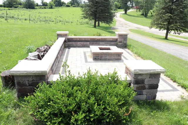 $1,100,000 | 10538 West Erbe Road, Blue Mounds, WI 53517