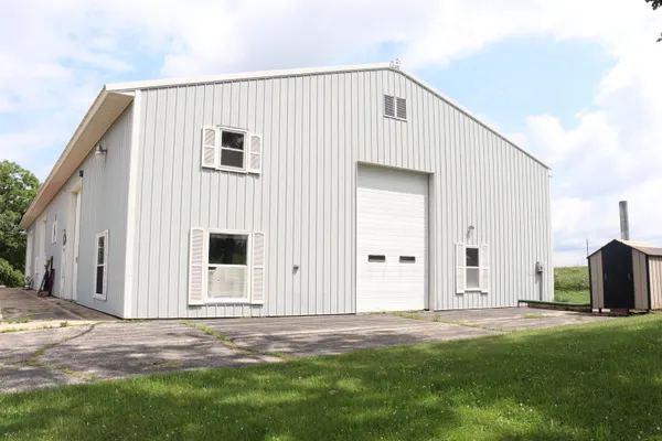 $1,075,000 | 10538 West Erbe Road, Blue Mounds, WI 53517