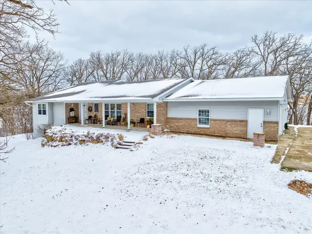 $1,075,000 | 10538 West Erbe Road, Blue Mounds, WI 53517