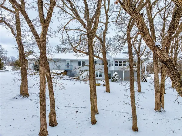 $1,075,000 | 10538 West Erbe Road, Blue Mounds, WI 53517