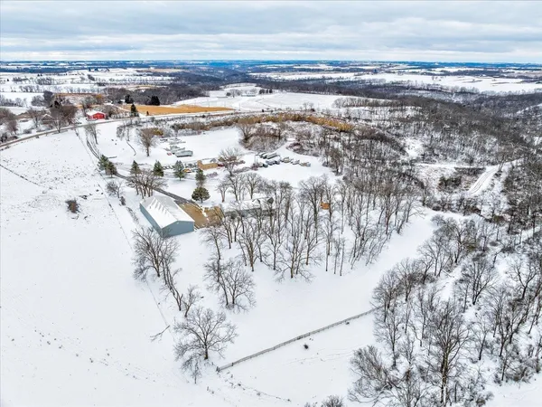 $1,075,000 | 10538 West Erbe Road, Blue Mounds, WI 53517