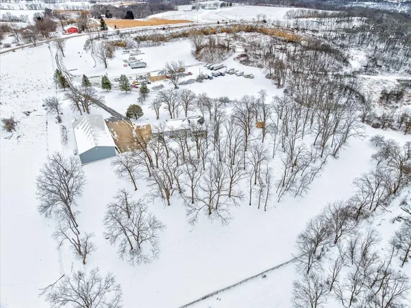 $1,075,000 | 10538 West Erbe Road, Blue Mounds, WI 53517