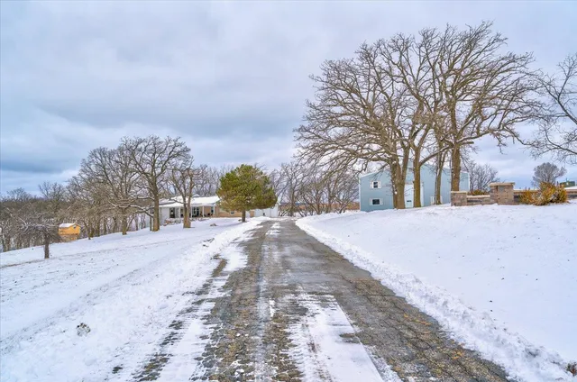 $1,075,000 | 10538 West Erbe Road, Blue Mounds, WI 53517