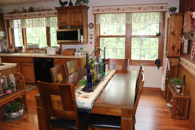 $1,100,000 | 10538 West Erbe Road, Blue Mounds, WI 53517