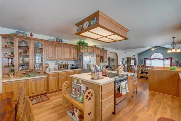 $1,075,000 | 10538 West Erbe Road, Blue Mounds, WI 53517