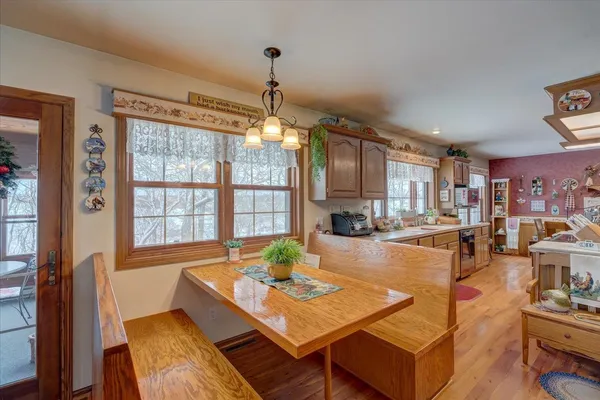 $1,075,000 | 10538 West Erbe Road, Blue Mounds, WI 53517