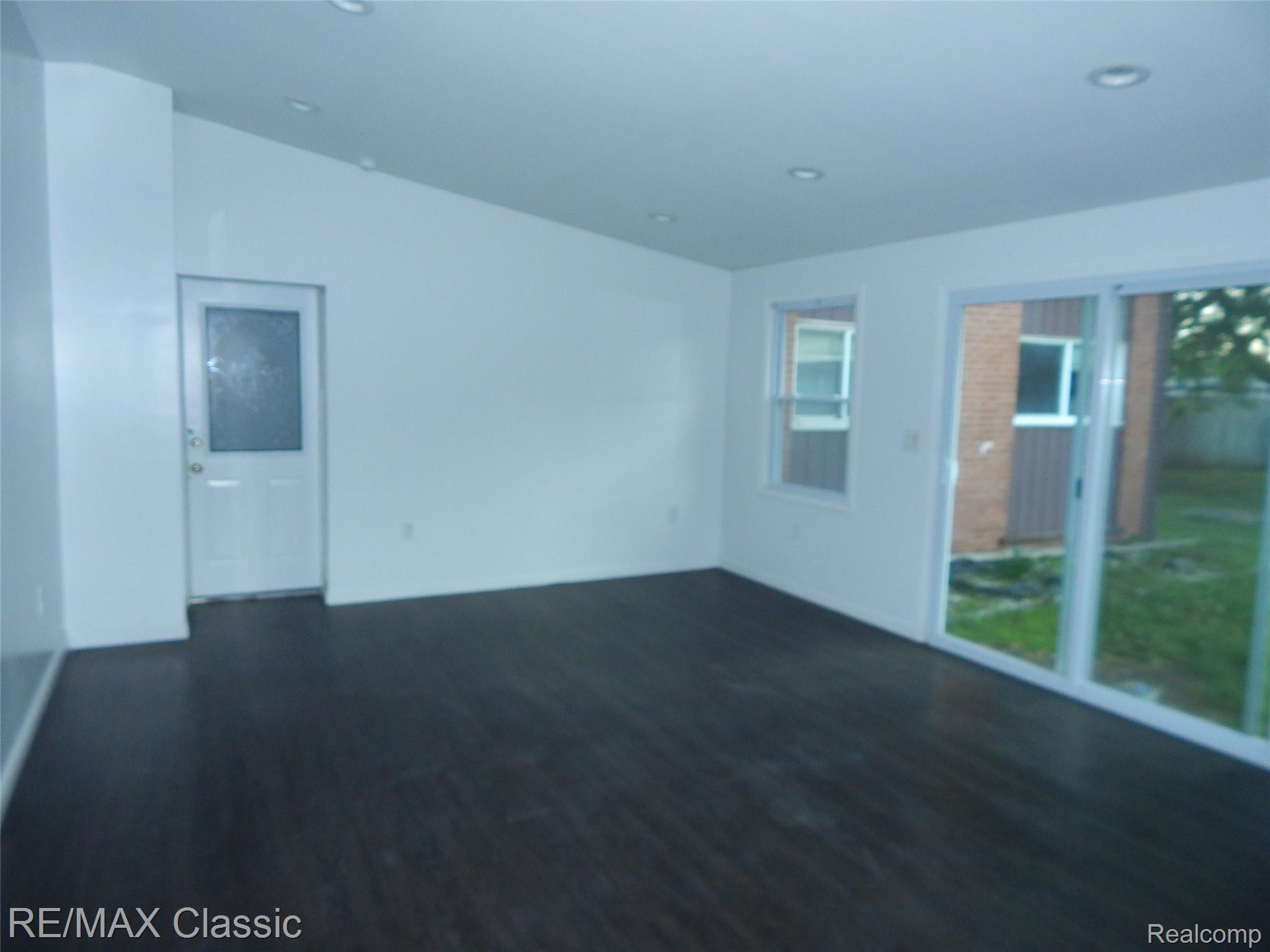 227 Henry Ruff Road Garden City, MI 48135 - Photo 14 of 19 DSCN5333.JPG