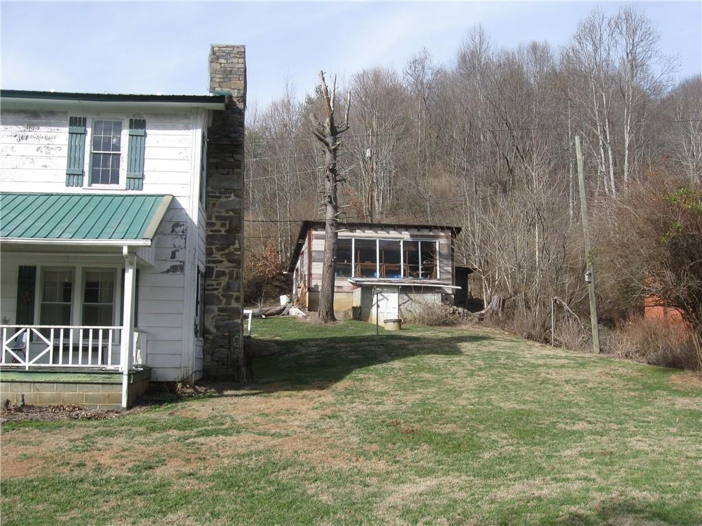 131 Dale Adams Road Sugar Grove, NC 28679 - Photo 3 of 13 Gallery Image 3