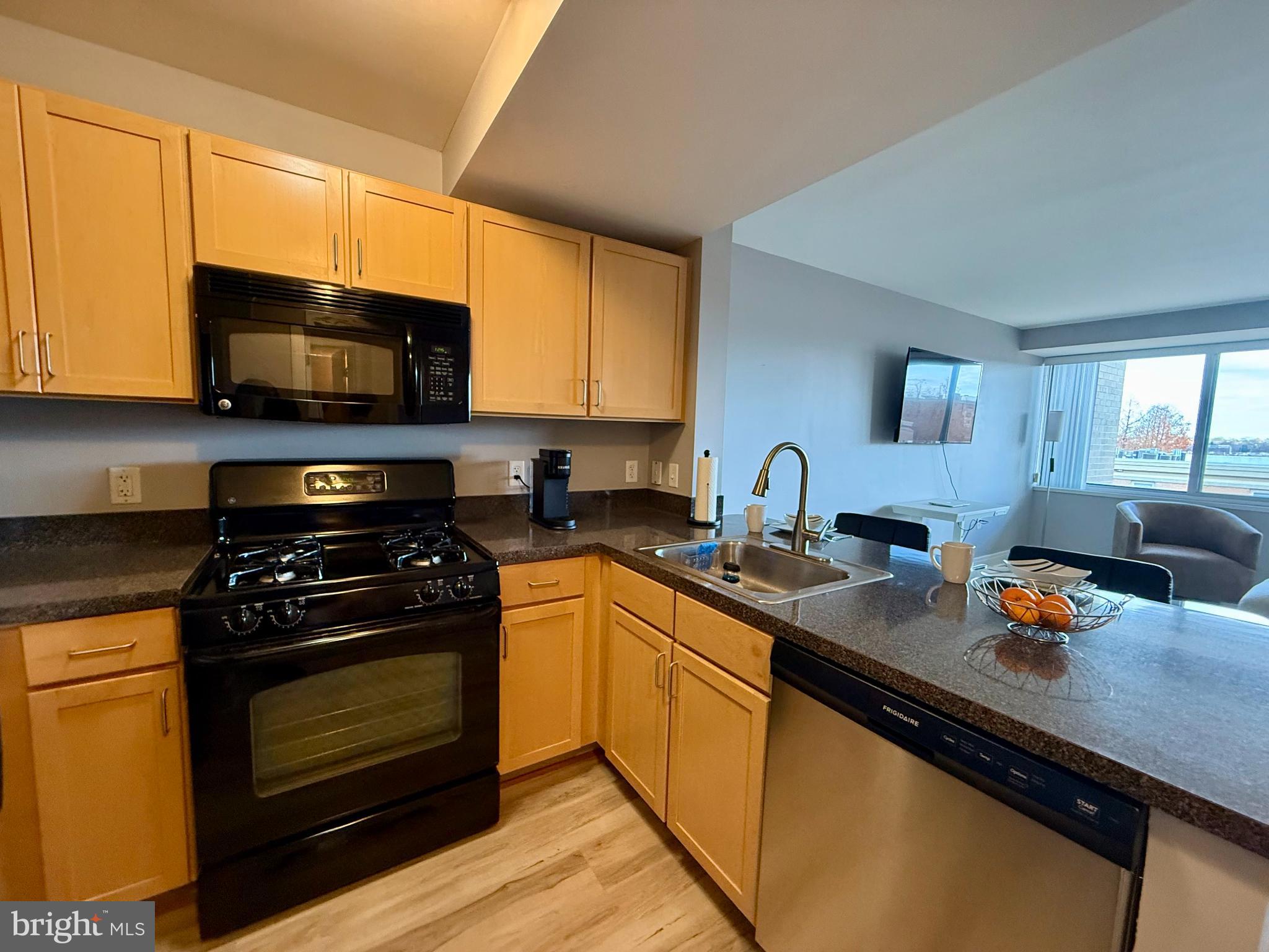 800 4th Street Southwest, Unit 610 Washington, DC 20024 - Photo 7 of 11 Modern kitchen with sleek finishes.