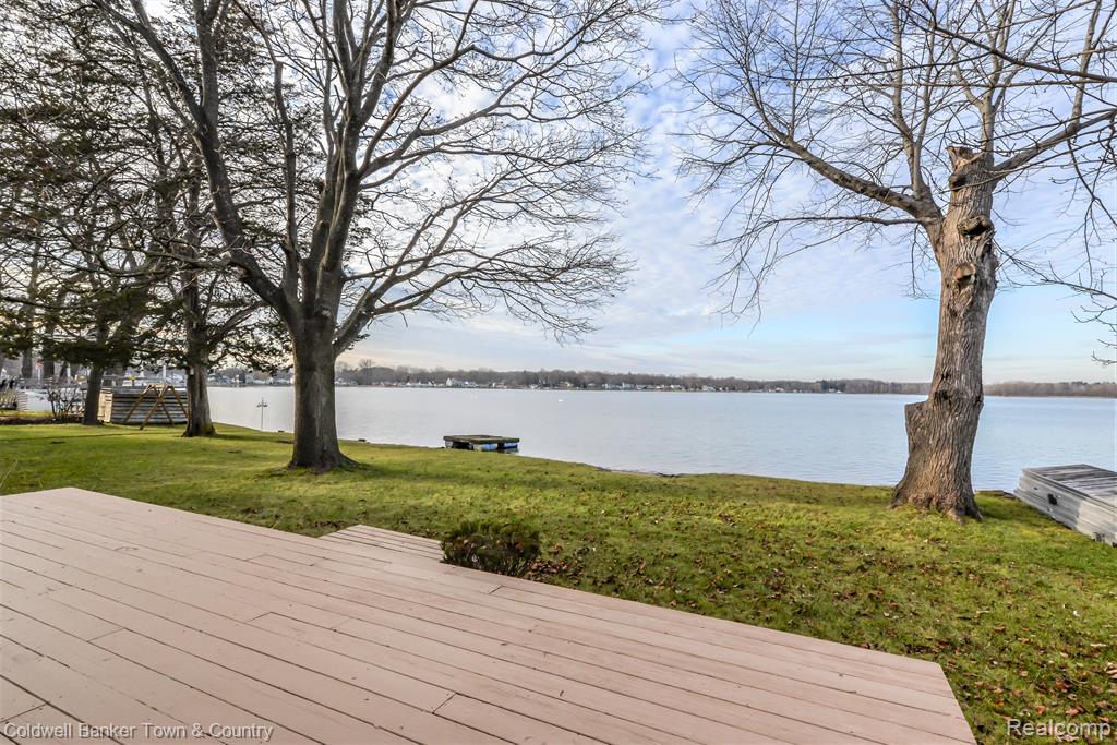 8746 Riverside Drive Brighton, MI 48116 - Photo 36 of 44 Gallery Image 36