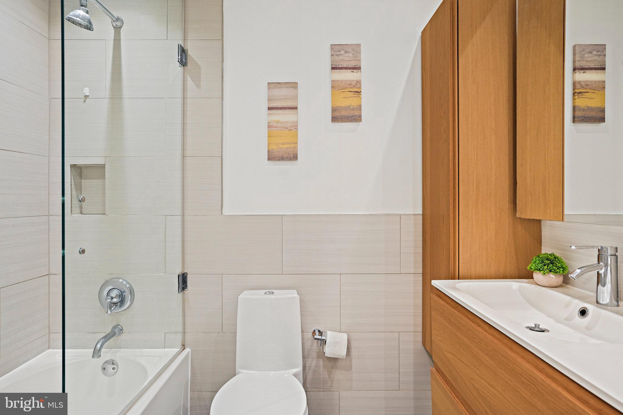 1445 N Street Northwest, Unit 205 Washington, DC 20005 - Photo 19 of 27