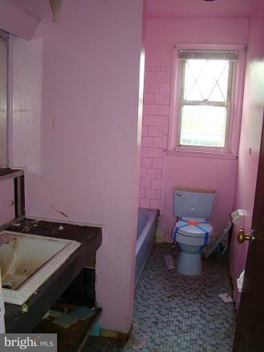 5503 Bucknell Road Baltimore, MD 21206 - Photo 4 of 11 Bath