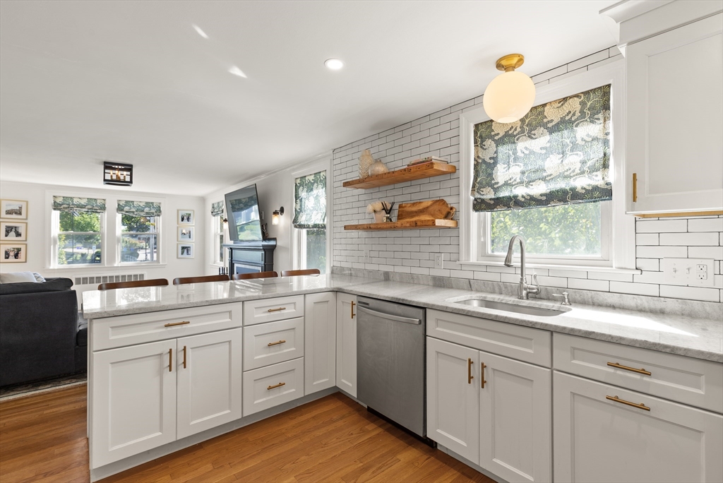 11 Riverside Avenue Quincy, MA 02169 - Photo 16 of 31 Gallery Image 16
