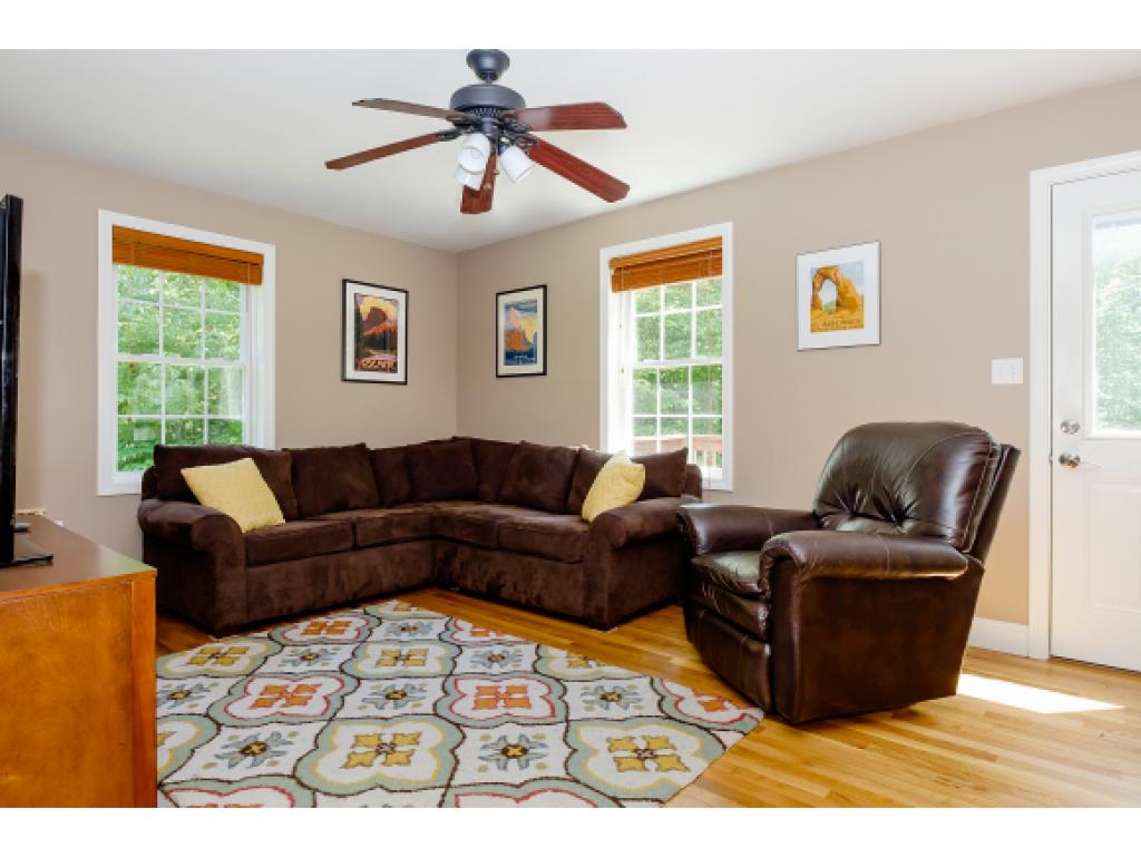 128 Raymond Road Nottingham, NH 03290 - Photo 2 of 36
