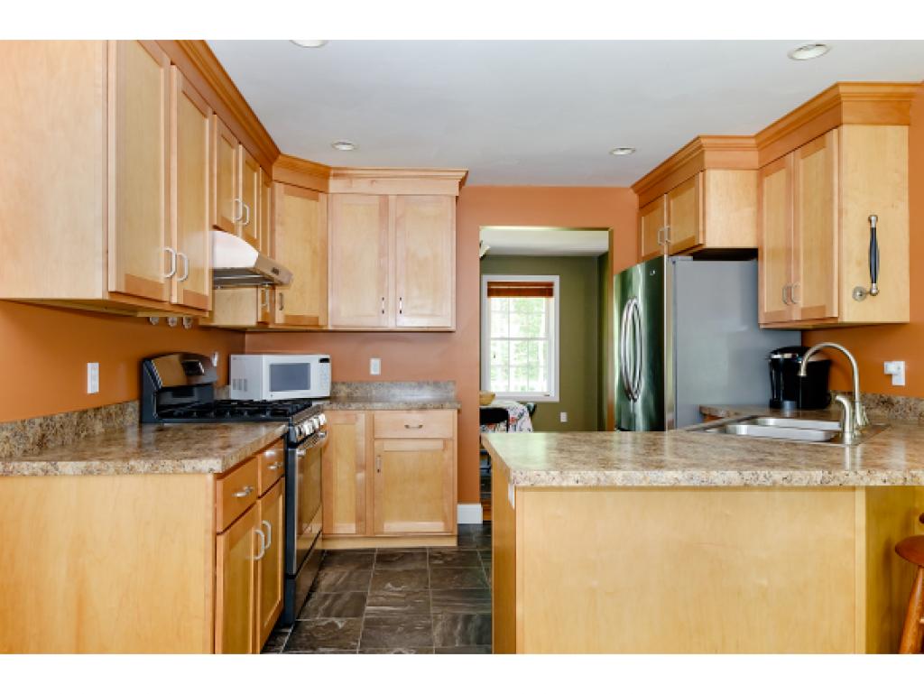 128 Raymond Road Nottingham, NH 03290 - Photo 4 of 36