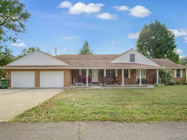 $295,000 | 106 Allan Street, Chester, IL 62233