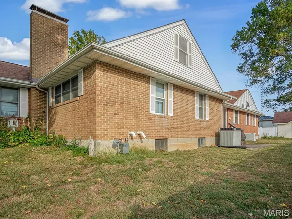 $280,000 | 106 Allan Street, Chester, IL 62233