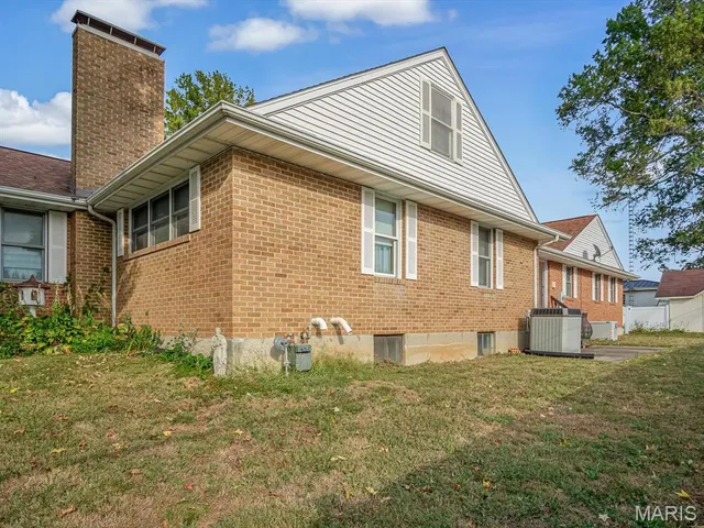 $295,000 | 106 Allan Street, Chester, IL 62233