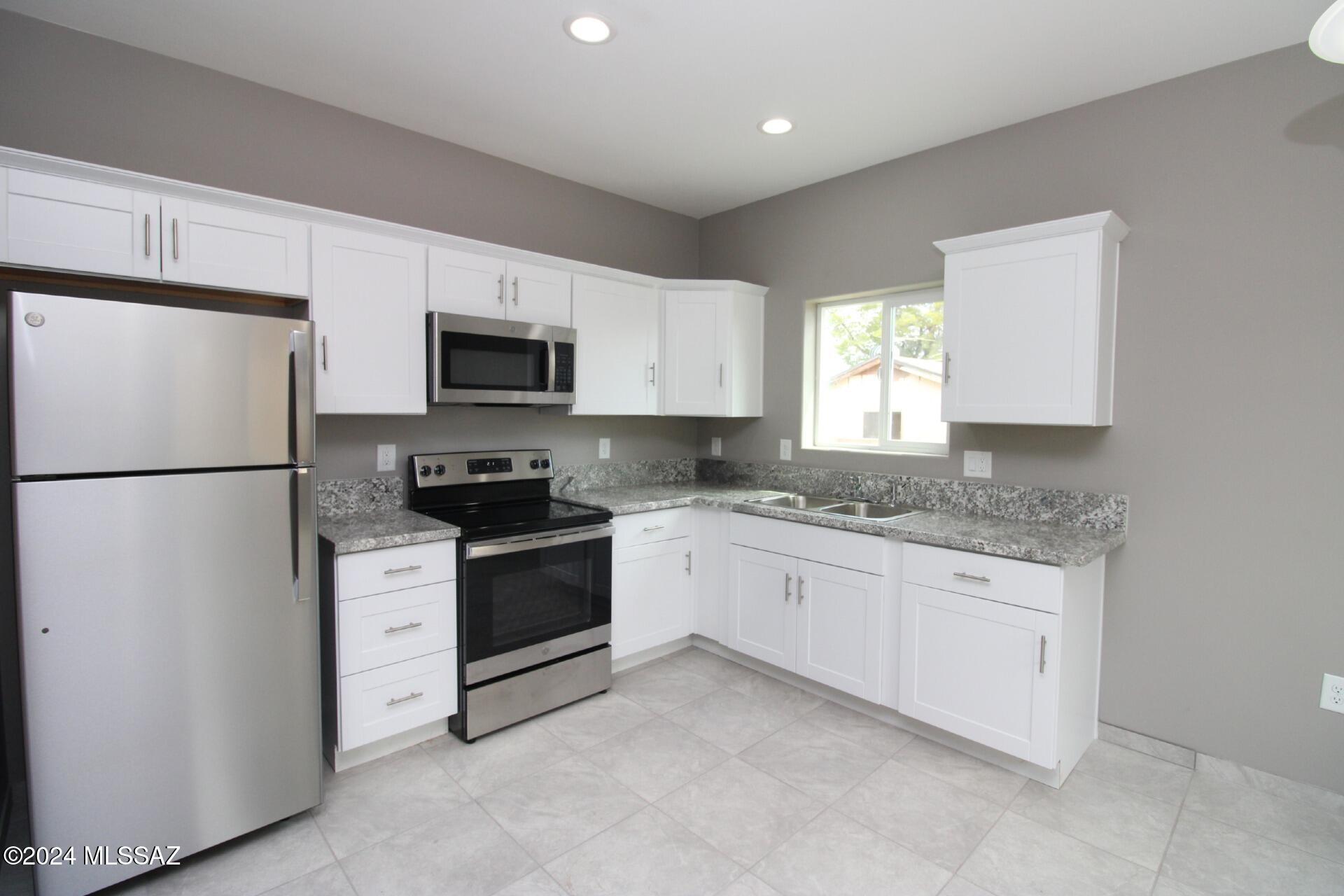 433 East Navajo Road, Unit 1 Tucson, AZ 85705 - Photo 3 of 18
