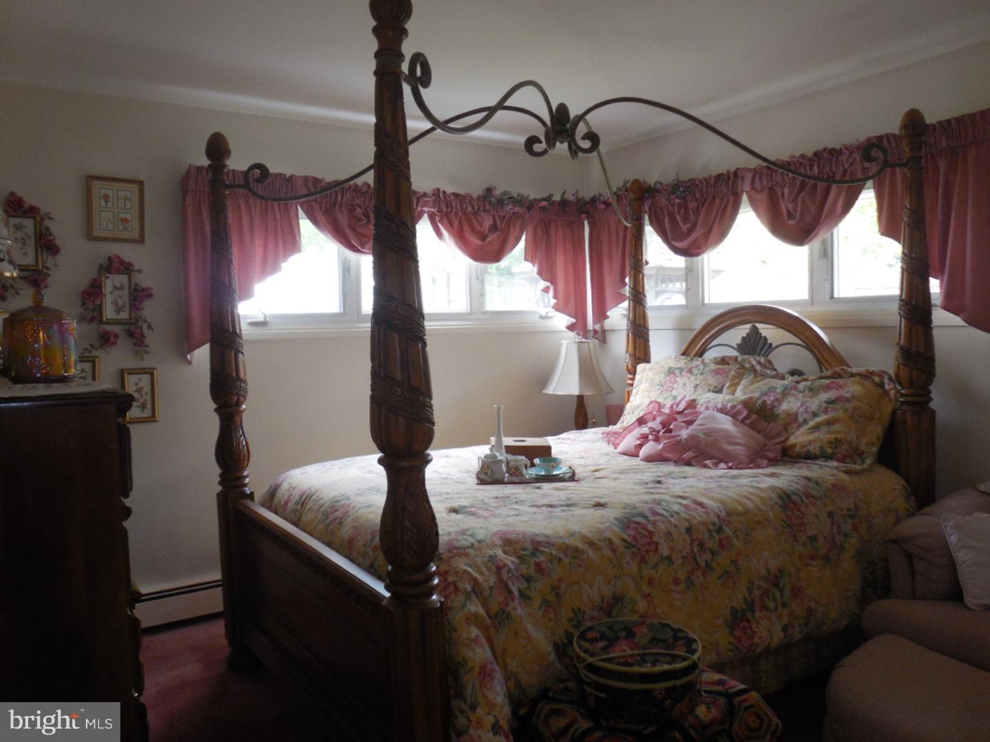 22 Red Ridge Road Levittown, PA 19056 - Photo 16 of 22 Gallery Image 16