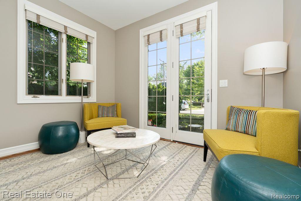 1004 1st Street Rochester, MI 48307 - Photo 5 of 34