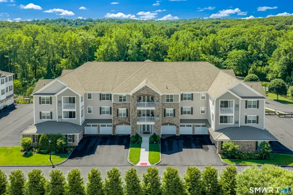 $595,000 | 232 Brookside Court, Unit 232, Newtown, CT 06470