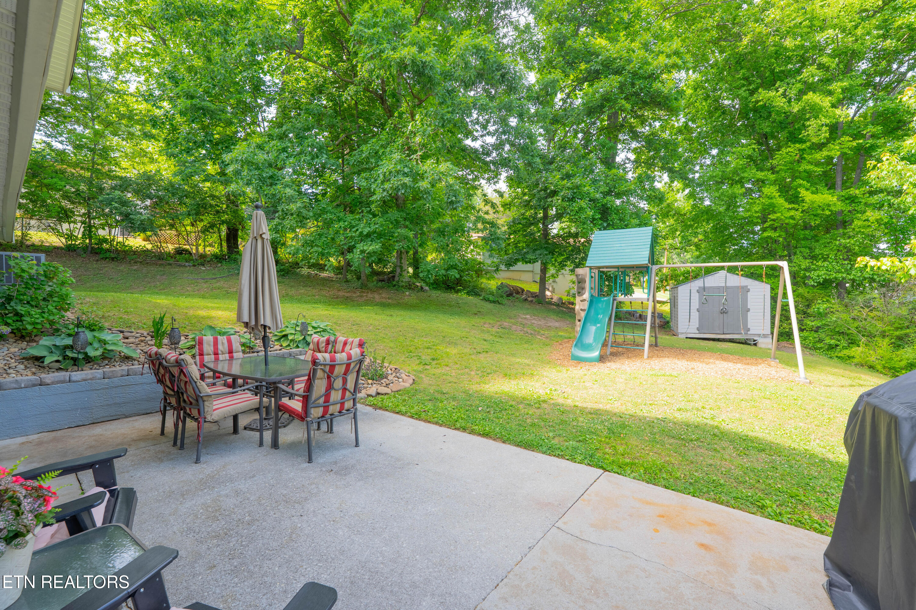 4517 Royalview Road Knoxville, TN 37921 - Photo 28 of 29 Backyard