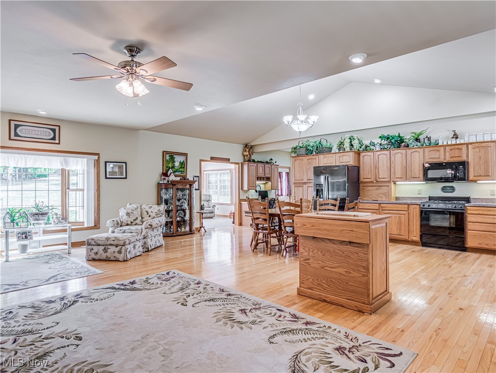Complete open concept- gleaming hardwood floors