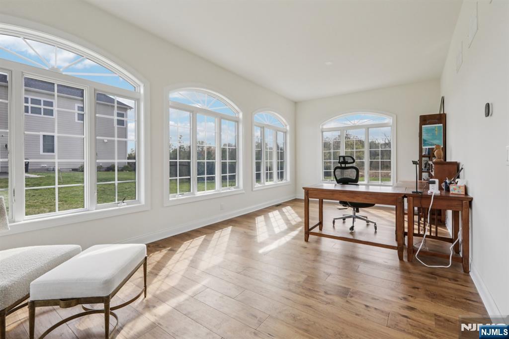 22 Woodmere Road Upper Saddle River, NJ 07458 - Photo 12 of 40