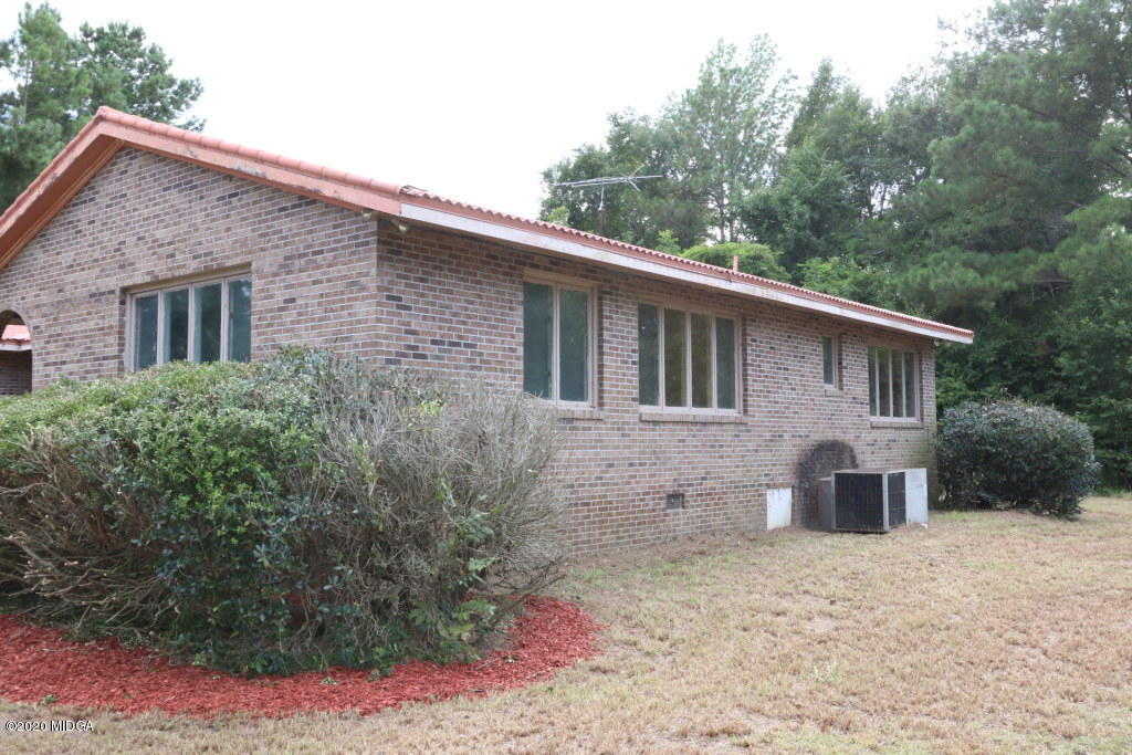 965 Bowen Road Pinehurst, GA 31070 - Photo 3 of 19 IMG_0749